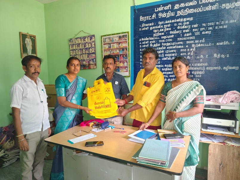 Students with Yellow Cotton Bags